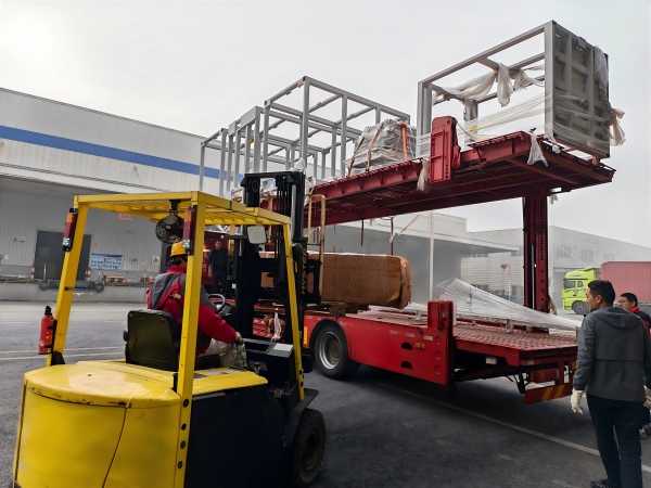 往复式提升机 (2)(1).jpg